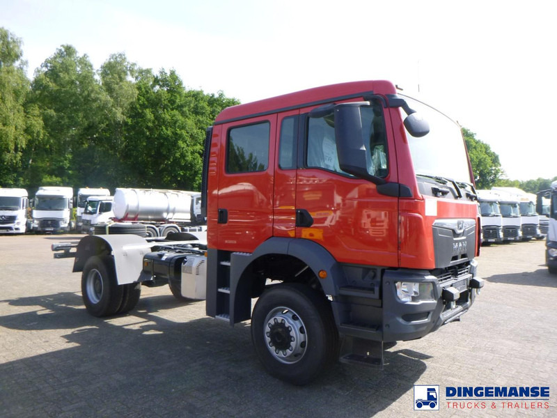MAN TGM 18.320 4x4 BB chassis / new/unused - Chasis camión: foto 2 MAN TGM 18.320 4x4 BB chassis / new/unused - Chasis camión: foto 2