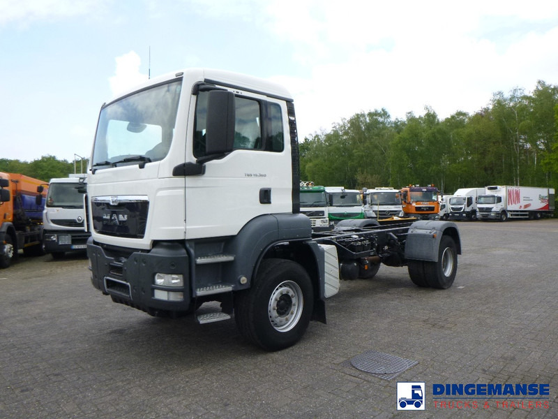 MAN TGS 19.360 4X2 BBS manual Euro 2 chassis + PTO - Chasis camión: foto 1 MAN TGS 19.360 4X2 BBS manual Euro 2 chassis + PTO - Chasis camión: foto 1