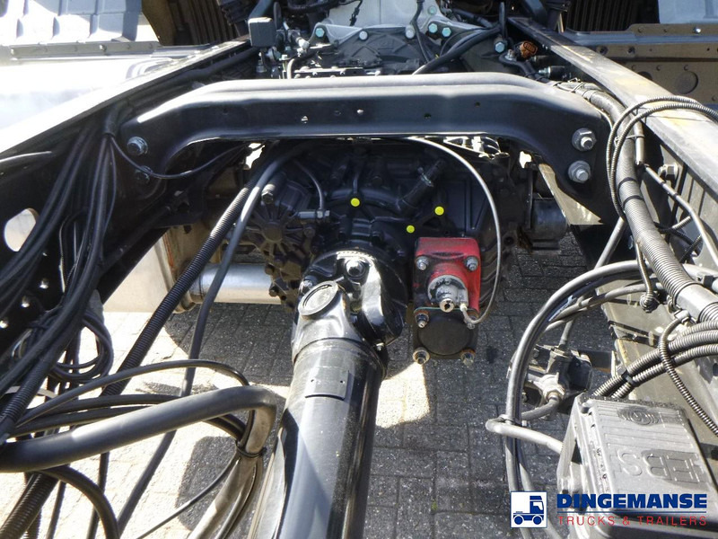 MAN TGS 19.360 4X2 BBS manual Euro 2 chassis + PTO - Chasis camión: foto 5 MAN TGS 19.360 4X2 BBS manual Euro 2 chassis + PTO - Chasis camión: foto 5