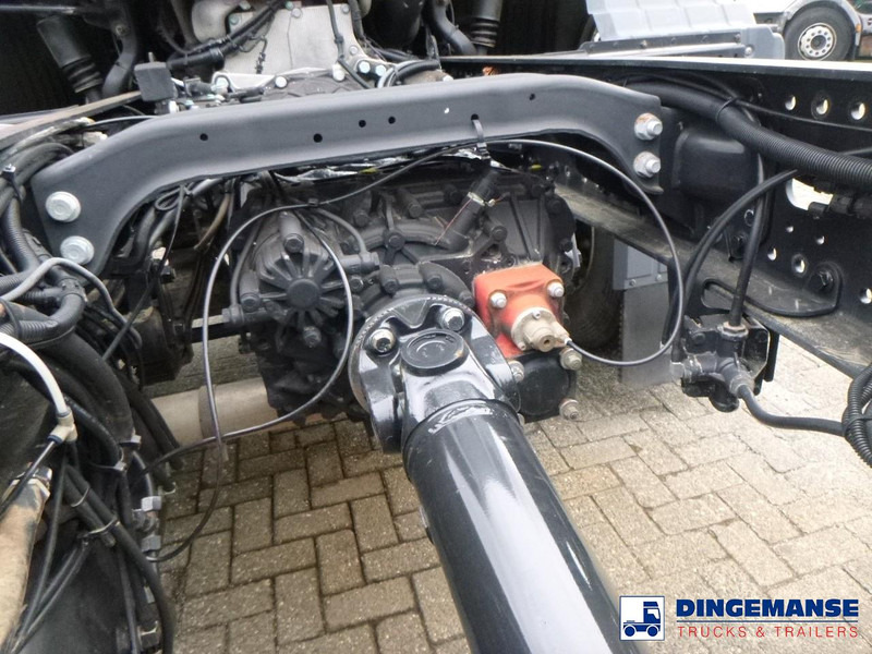 MAN TGS 19.360 4X2 BBS manual Euro 2 chassis + PTO - Chasis camión: foto 5 MAN TGS 19.360 4X2 BBS manual Euro 2 chassis + PTO - Chasis camión: foto 5