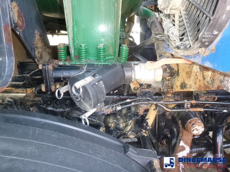 Leasing financiero de Mercedes-Benz Axor 3236 8x4 RHD vacuum tank leasing Mercedes-Benz Axor 3236 8x4 RHD vacuum tank: foto 11