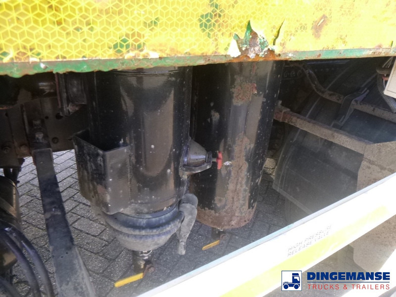 Leasing financiero de Mercedes-Benz Axor 3236 8x4 RHD vacuum tank leasing Mercedes-Benz Axor 3236 8x4 RHD vacuum tank: foto 12