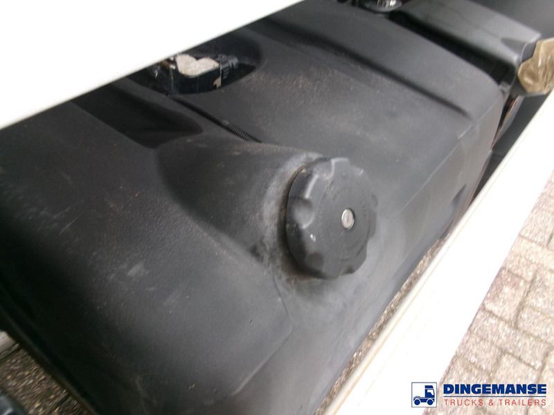 Renault Midlum 280 Dxi 4x2 fuel tank 11.3 m3 / 3 comp - Cisterna camión: foto 5 Renault Midlum 280 Dxi 4x2 fuel tank 11.3 m3 / 3 comp - Cisterna camión: foto 5