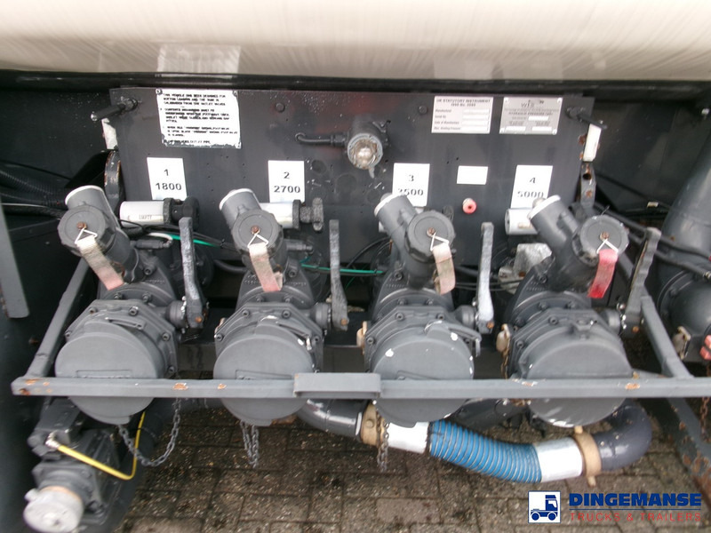 Cisterna camión Volvo FL 240 4x2 RHD fuel tank 13 m3 / 4 comp: foto 9
