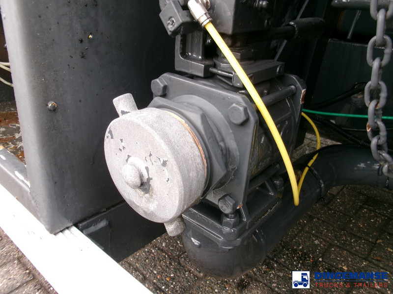 Cisterna camión Volvo FL 240 4x2 RHD fuel tank 13 m3 / 4 comp: foto 14