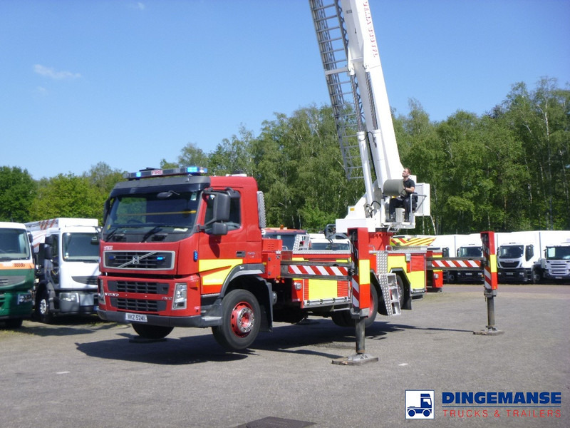 Camión de bomberos Volvo FM9 340 6x2 RHD Vema 333 TFL fire truck: foto 12