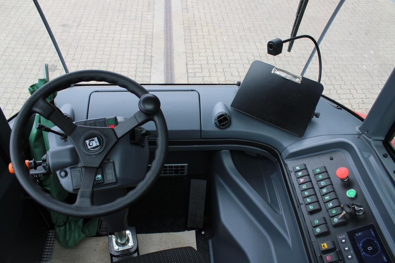 Kalmar TRL618I 4X4 - Tractor industrial: foto 4 Kalmar TRL618I 4X4 - Tractor industrial: foto 4