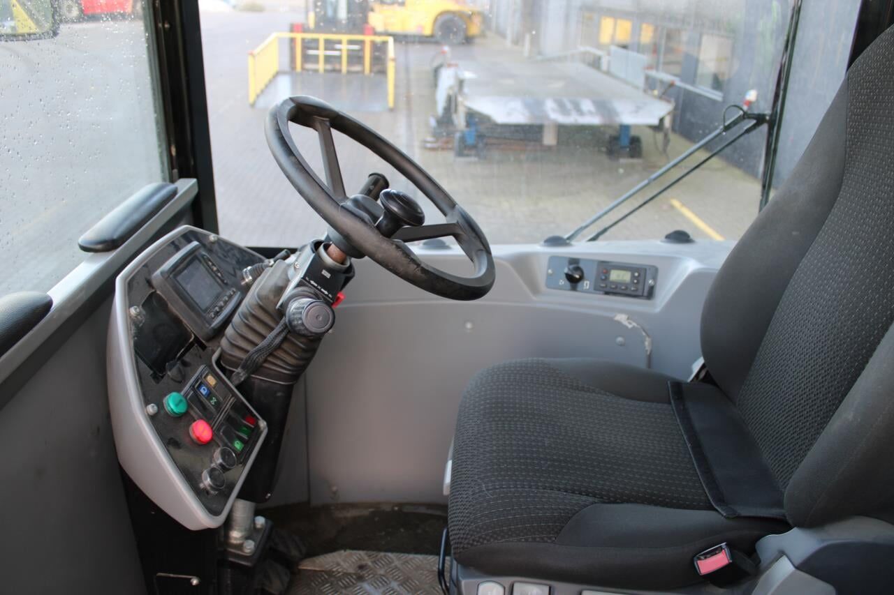 MOL RM255 4X4 - Tractor industrial: foto 4 MOL RM255 4X4 - Tractor industrial: foto 4