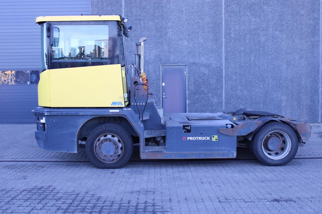 MOL RM255 4X4 - Tractor industrial: foto 1 MOL RM255 4X4 - Tractor industrial: foto 1