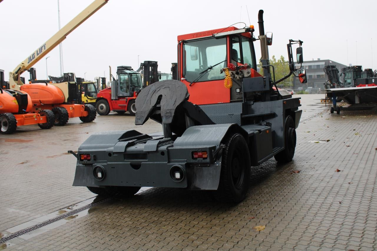 Terberg RT222 - Tractor industrial: foto 3 Terberg RT222 - Tractor industrial: foto 3