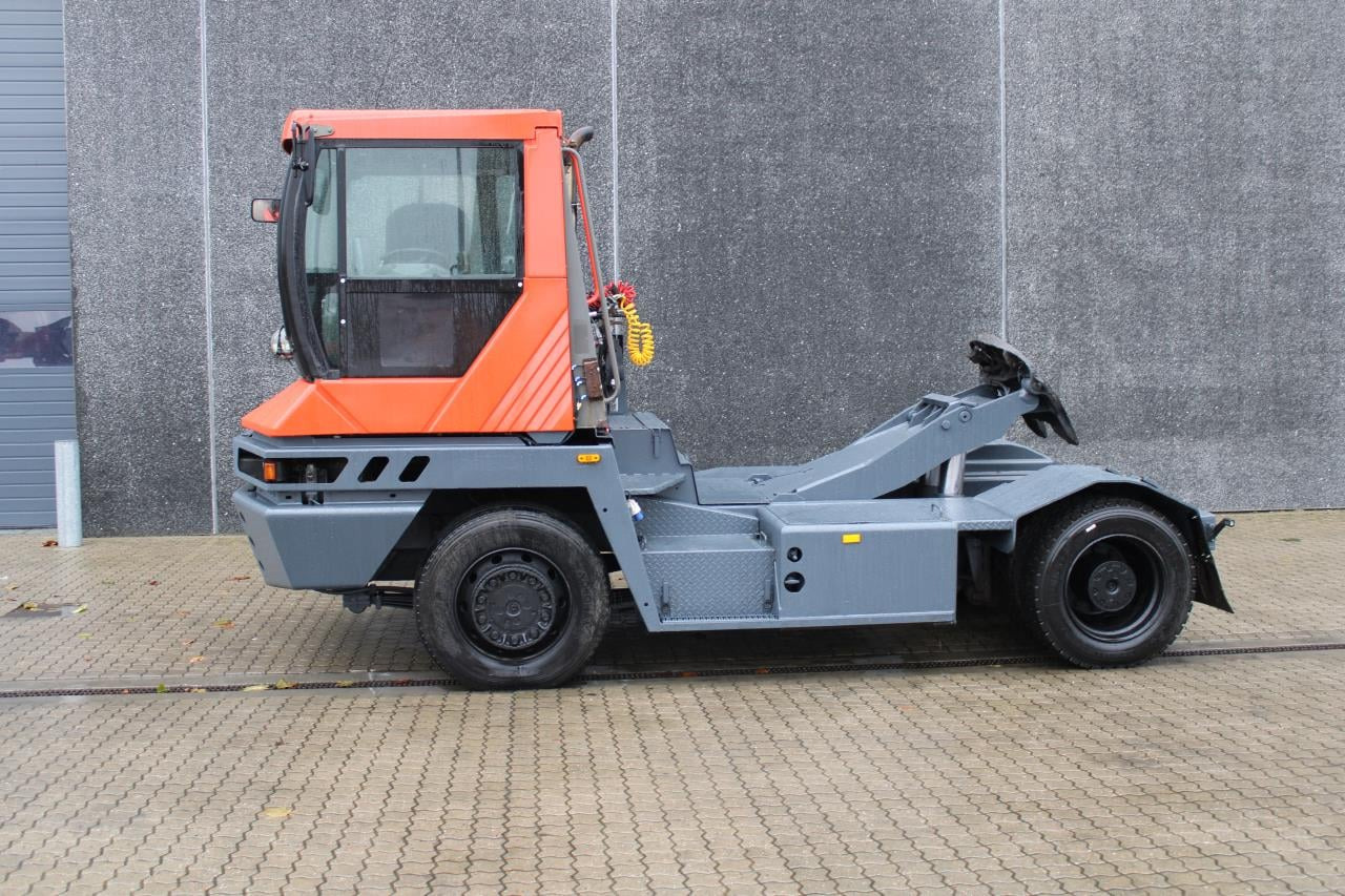 Terberg RT222 - Tractor industrial: foto 1 Terberg RT222 - Tractor industrial: foto 1