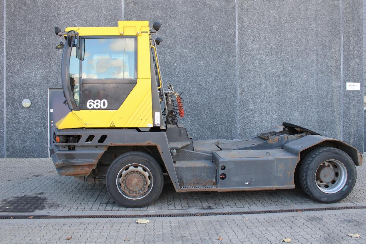 Terberg RT282 - Tractor industrial: foto 1 Terberg RT282 - Tractor industrial: foto 1