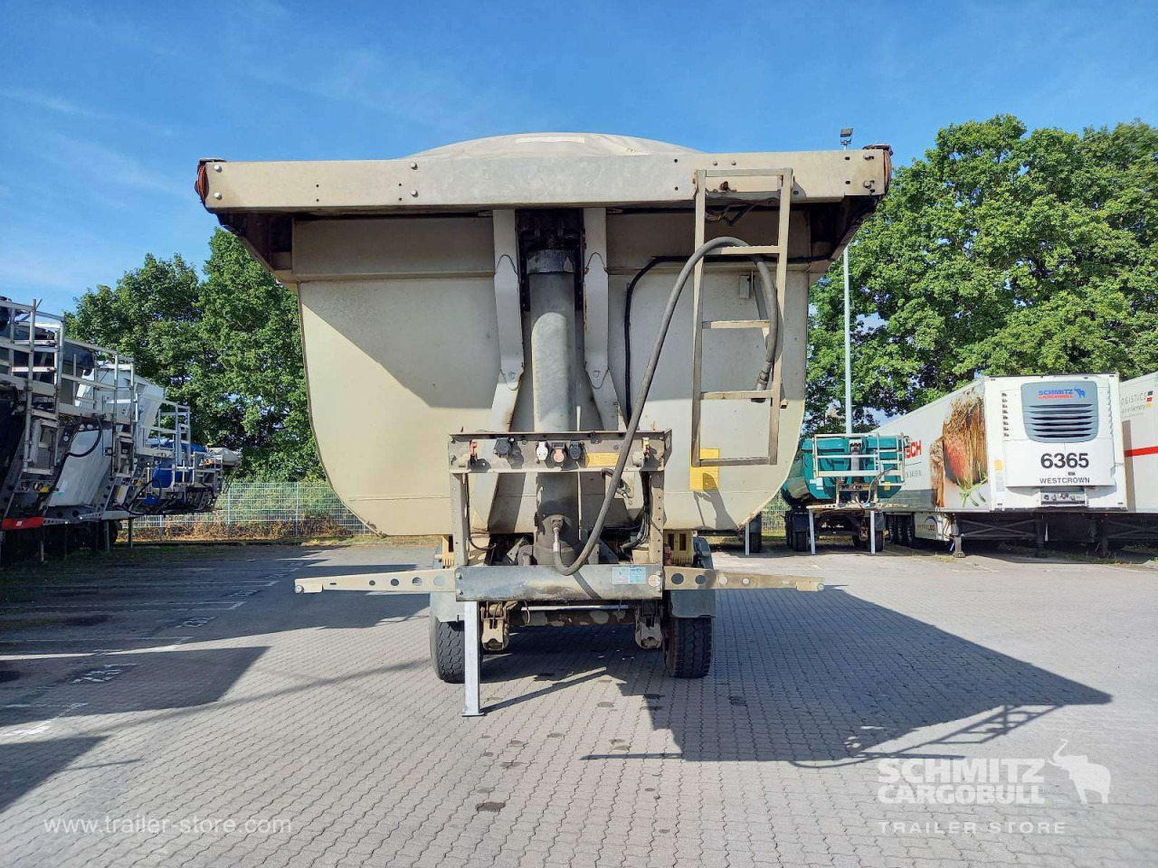 Volquete semirremolque SCHMITZ Auflieger Kipper Stahlrundmulde 25m³: foto 11