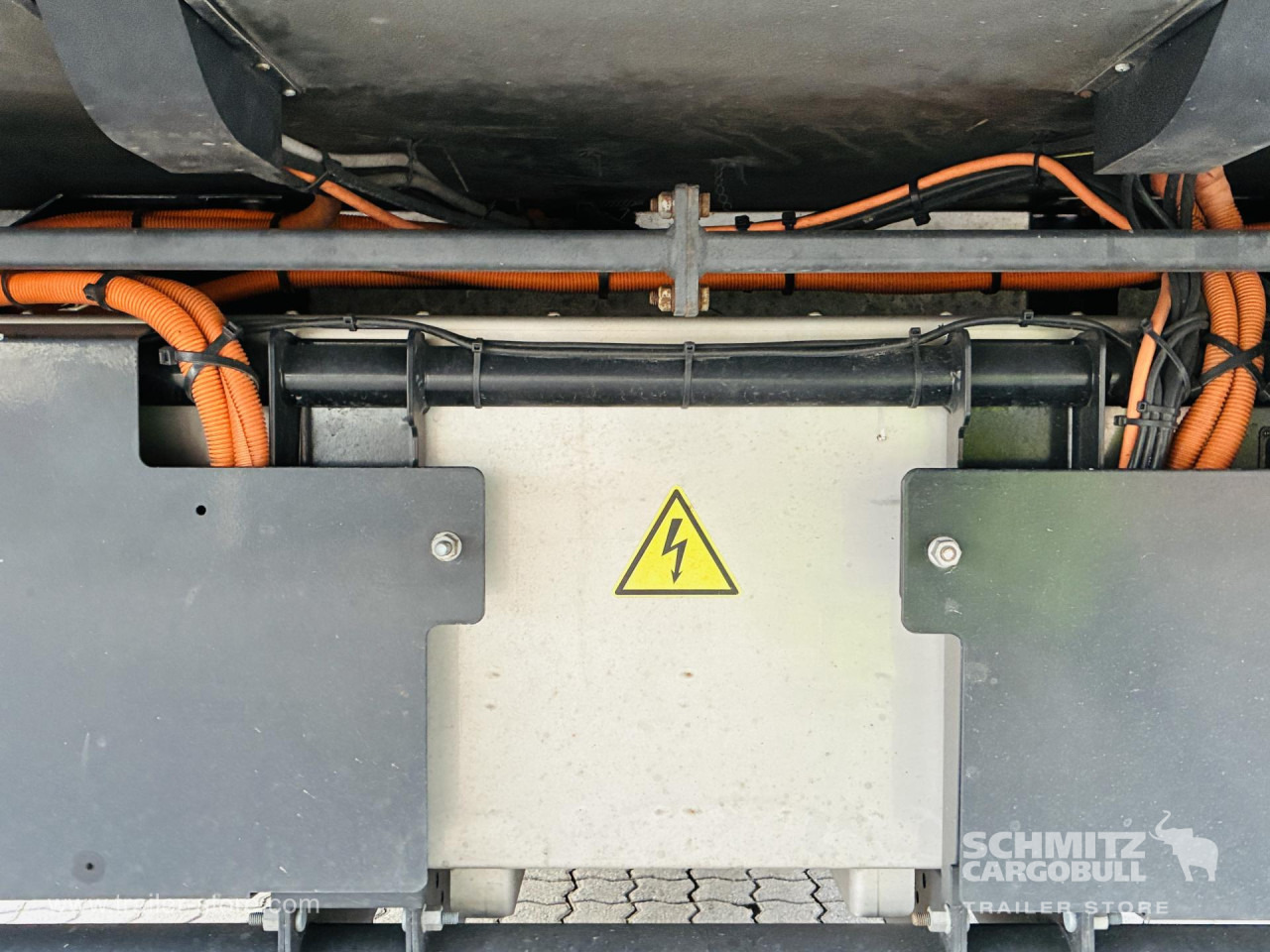SCHMITZ Auflieger Tiefkühler Multitemp Taillift - Isotérmico semirremolque: foto 2 SCHMITZ Auflieger Tiefkühler Multitemp Taillift - Isotérmico semirremolque: foto 2
