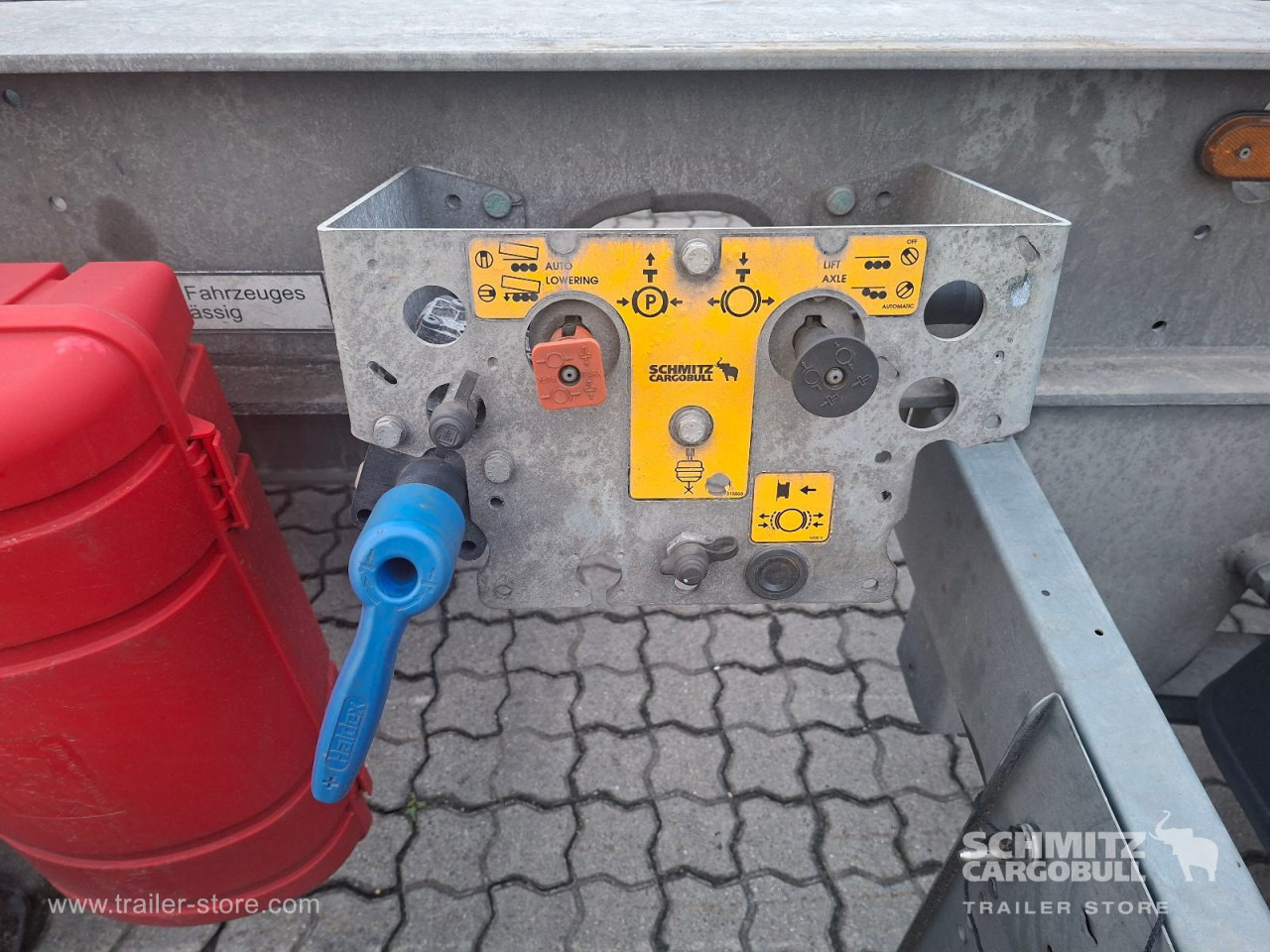 SCHMITZ Zentralachsanhänger Wechselfahrgestell - Portacontenedore/ Intercambiable remolque: foto 3 SCHMITZ Zentralachsanhänger Wechselfahrgestell - Portacontenedore/ Intercambiable remolque: foto 3
