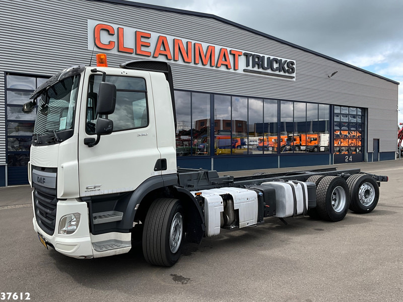 DAF FAN CF 330 Euro 6 Chassis cabine met kraanponton! Just 102.023 km! - Chasis camión: foto 1 DAF FAN CF 330 Euro 6 Chassis cabine met kraanponton! Just 102.023 km! - Chasis camión: foto 1