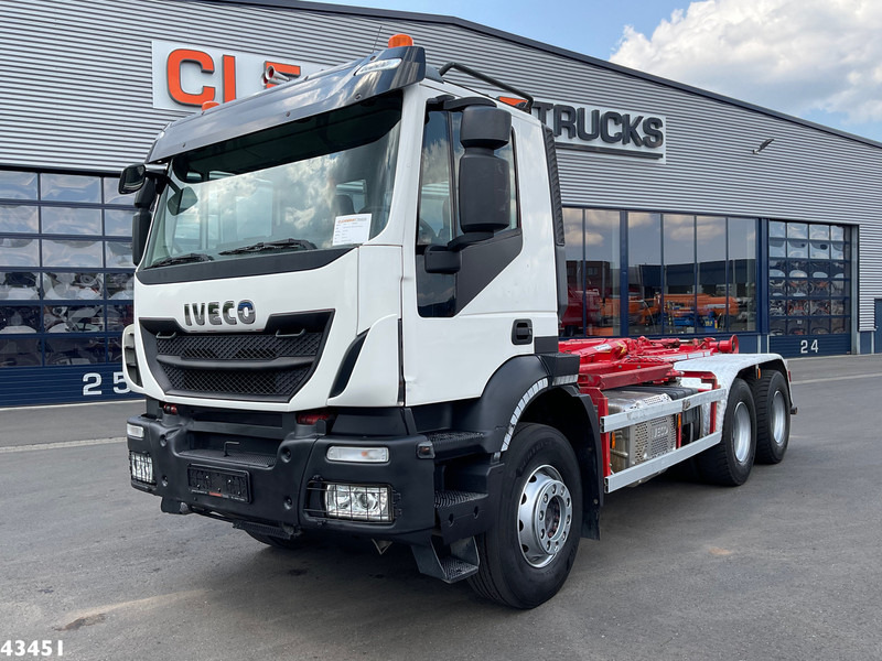 Iveco AD260T 6x4 Euro 6 AJK 20 haakarmsysteem - Multibasculante camión: foto 2 Iveco AD260T 6x4 Euro 6 AJK 20 haakarmsysteem - Multibasculante camión: foto 2