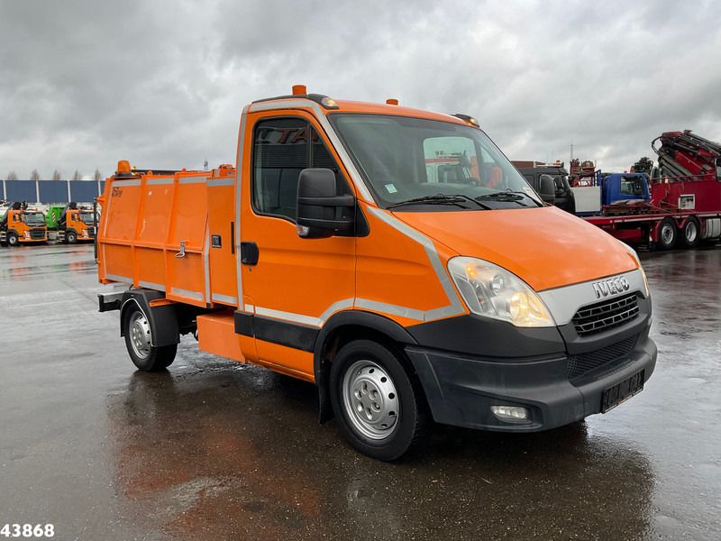 Iveco Daily 35S12 ITM 4m³ Veegvuilopbouw - Camión de basura: foto 3 Iveco Daily 35S12 ITM 4m³ Veegvuilopbouw - Camión de basura: foto 3