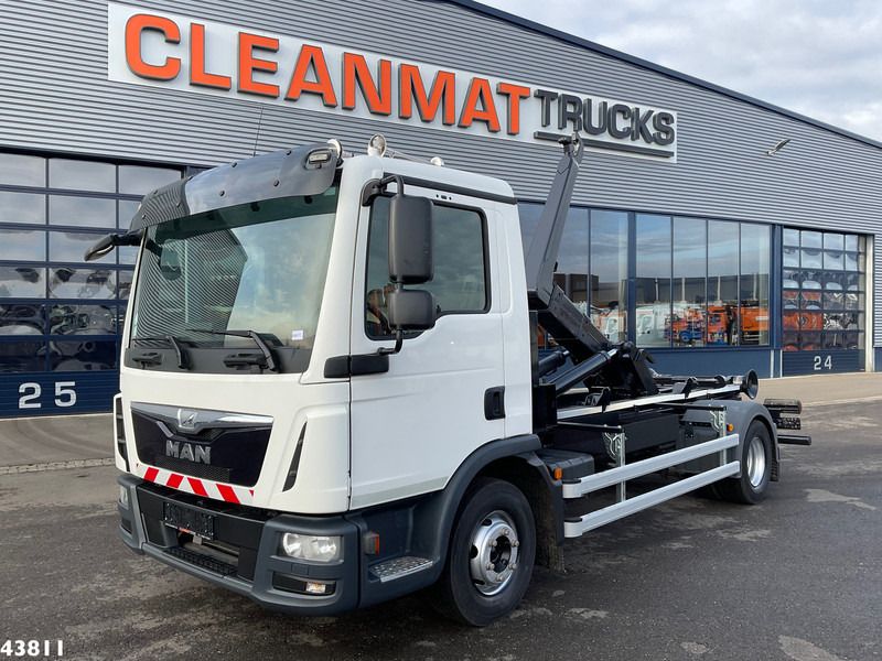 MAN TGL 12.220 Euro 6 12 Ton haakarmsysteem - Multibasculante camión: foto 1 MAN TGL 12.220 Euro 6 12 Ton haakarmsysteem - Multibasculante camión: foto 1