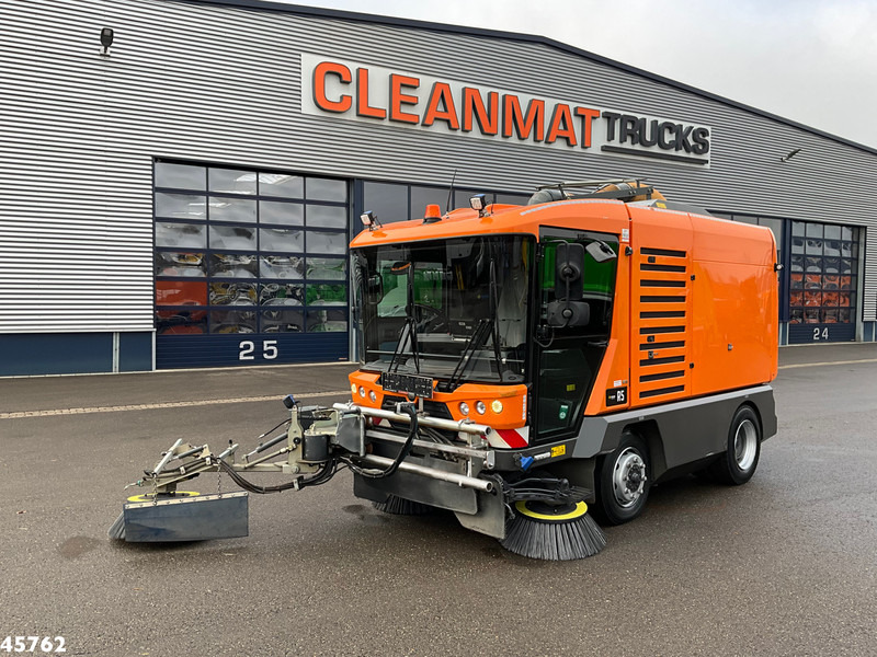 Ravo 580 Euro 6 with 3-rd brush - Barredora vial: foto 3 Ravo 580 Euro 6 with 3-rd brush - Barredora vial: foto 3