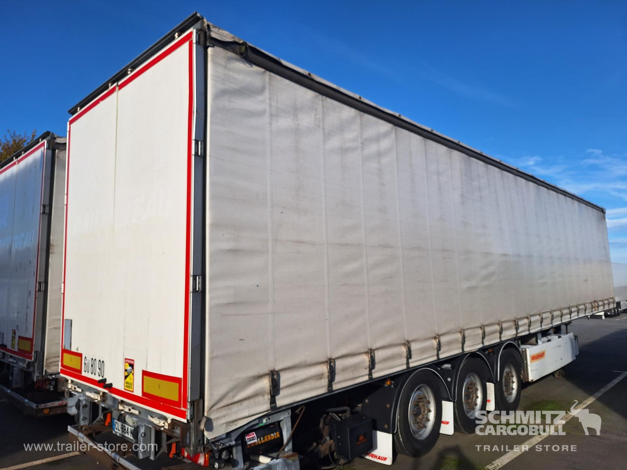 FRUEHAUF Curtainsider Standard Taillift - Semirremolque lona: foto 1 FRUEHAUF Curtainsider Standard Taillift - Semirremolque lona: foto 1