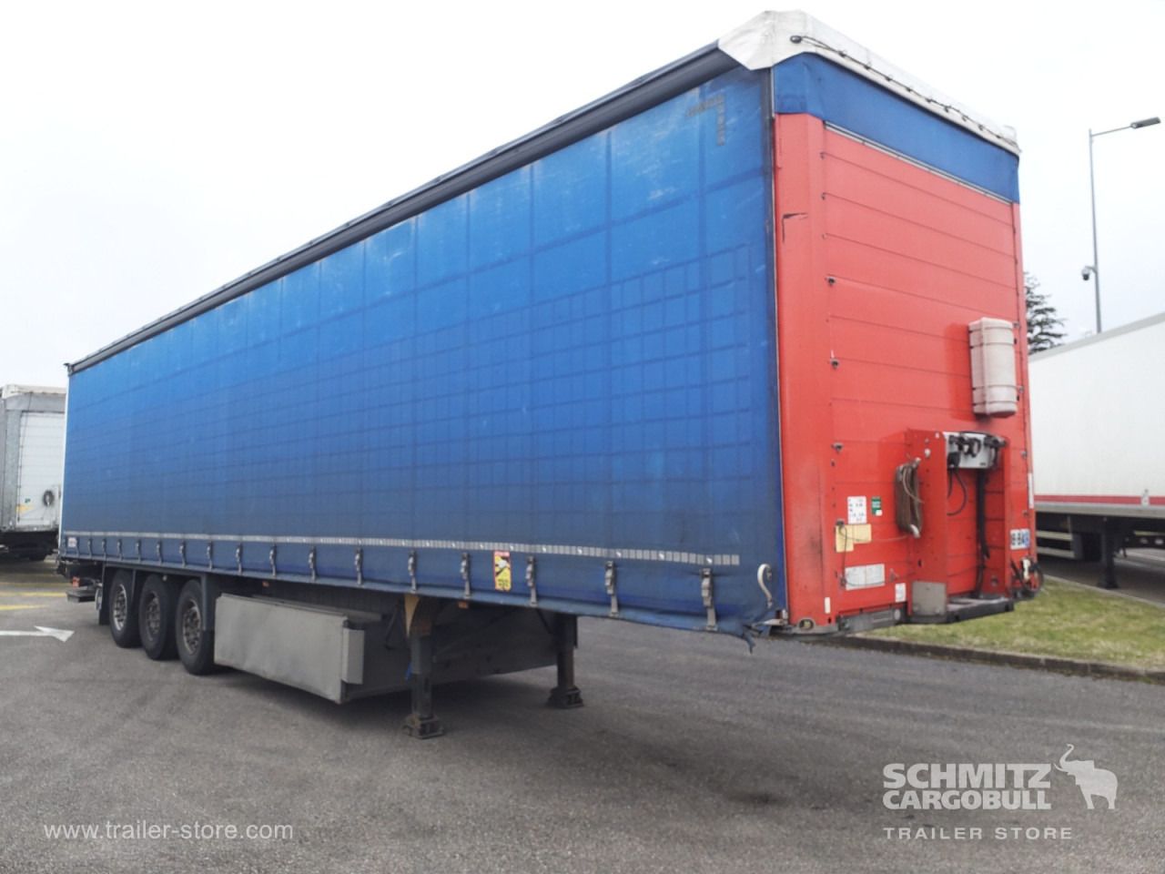 SCHMITZ Curtainsider Standard Taillift - Semirremolque lona: foto 1 SCHMITZ Curtainsider Standard Taillift - Semirremolque lona: foto 1