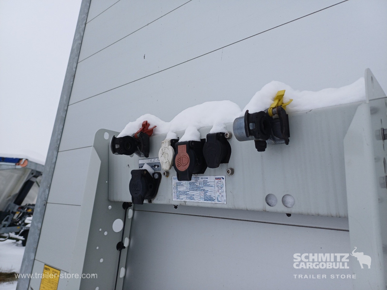 SCHMITZ Auflieger Curtainsider Standard - Semirremolque lona: foto 2 SCHMITZ Auflieger Curtainsider Standard - Semirremolque lona: foto 2