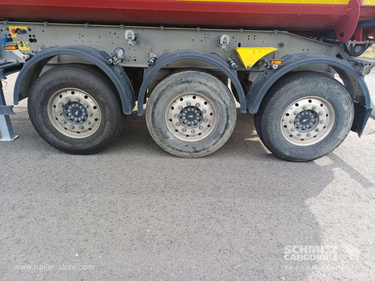 SCHMITZ Auflieger Kipper Stahlrundmulde 28m³ - Volquete semirremolque: foto 2 SCHMITZ Auflieger Kipper Stahlrundmulde 28m³ - Volquete semirremolque: foto 2