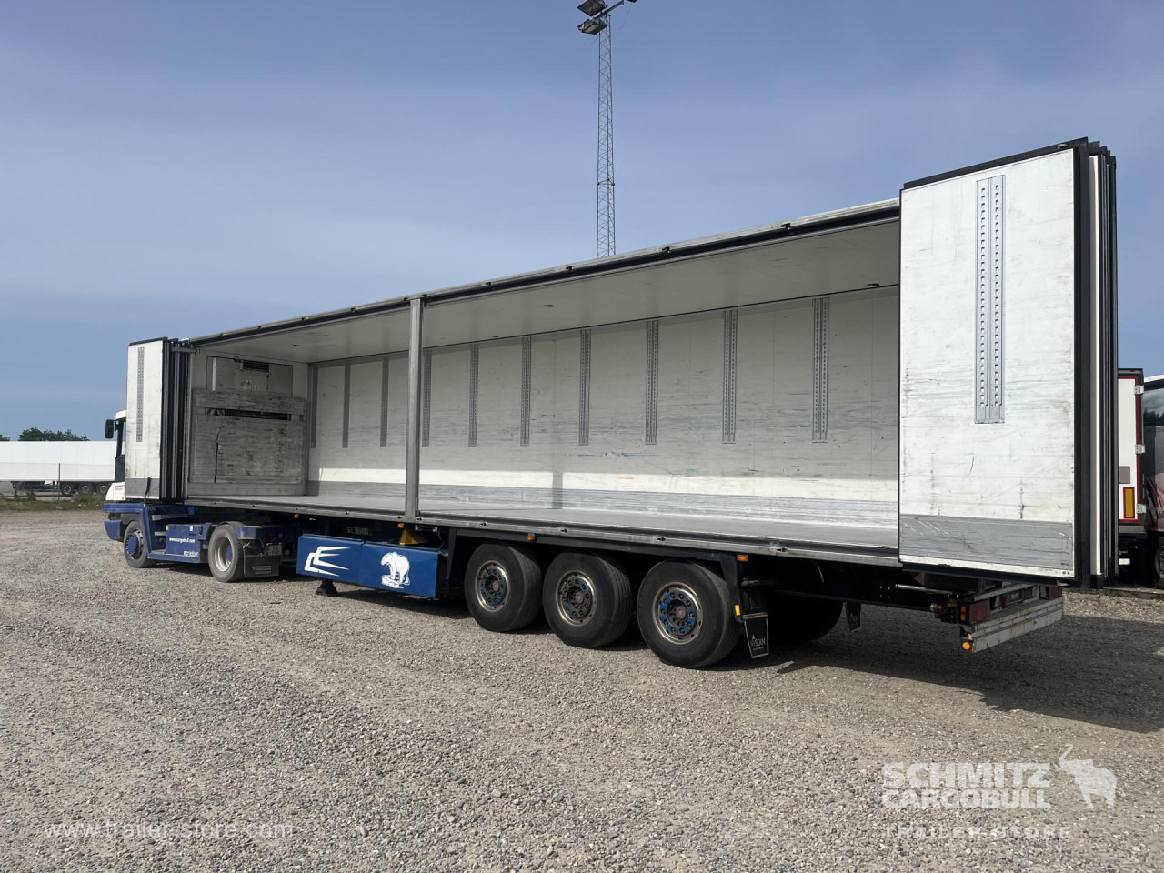 SCHMITZ Reefer Foldable wall Double deck - Isotérmico semirremolque: foto 4 SCHMITZ Reefer Foldable wall Double deck - Isotérmico semirremolque: foto 4