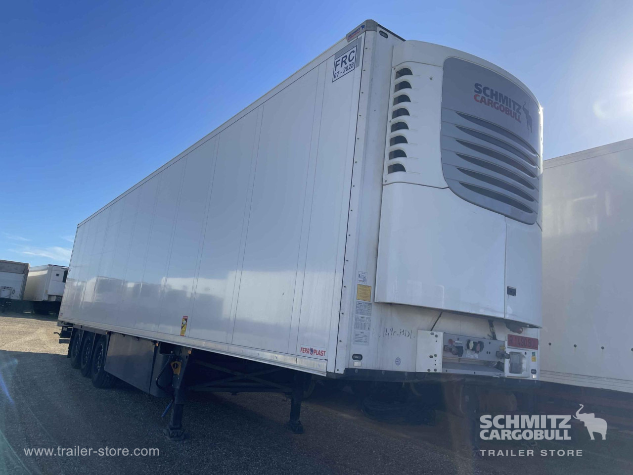 SCHMITZ Semiremolque Frigo Standard - Isotérmico semirremolque: foto 1 SCHMITZ Semiremolque Frigo Standard - Isotérmico semirremolque: foto 1