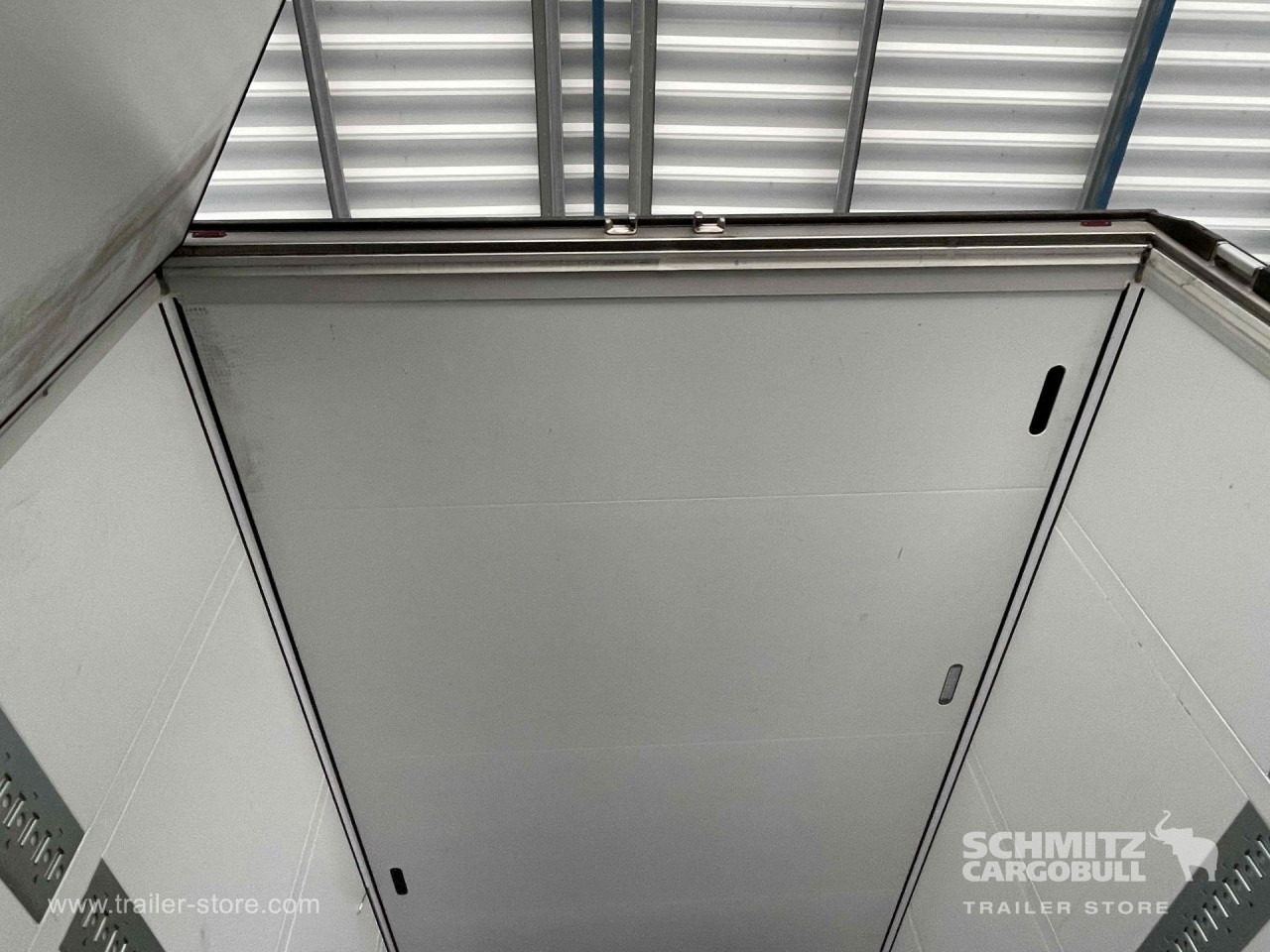 SCHMITZ Semiremolque Frigo Standard - Isotérmico semirremolque: foto 3 SCHMITZ Semiremolque Frigo Standard - Isotérmico semirremolque: foto 3