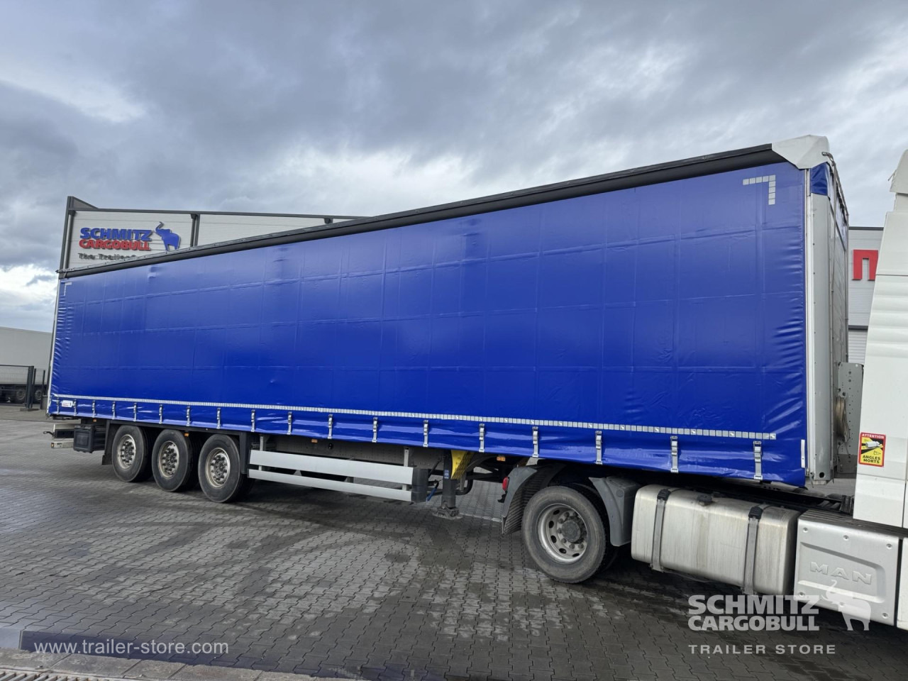 SCHMITZ Curtainsider Standard - Semirremolque lona: foto 1 SCHMITZ Curtainsider Standard - Semirremolque lona: foto 1