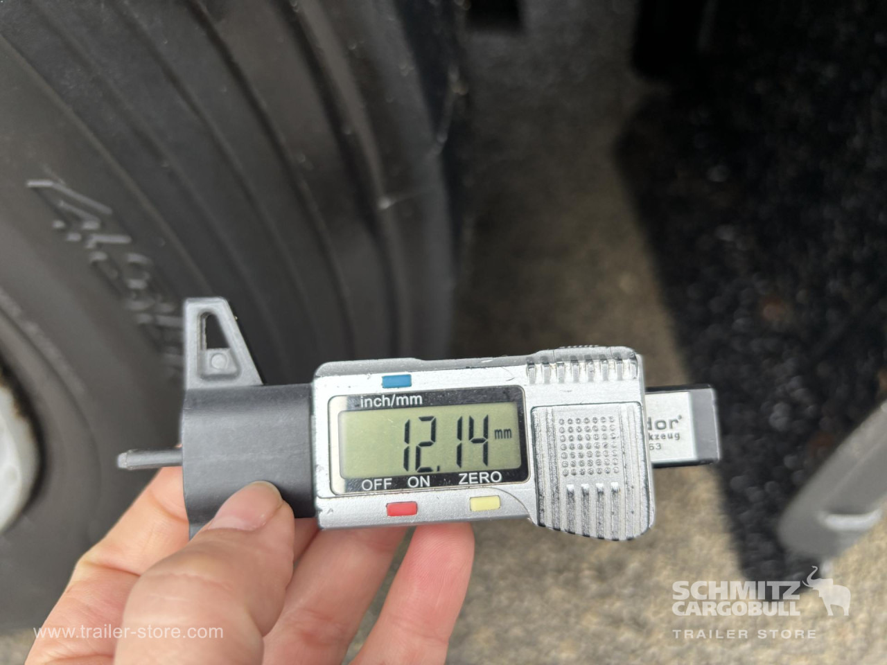 SCHMITZ Curtainsider Mega - Semirremolque lona: foto 4 SCHMITZ Curtainsider Mega - Semirremolque lona: foto 4