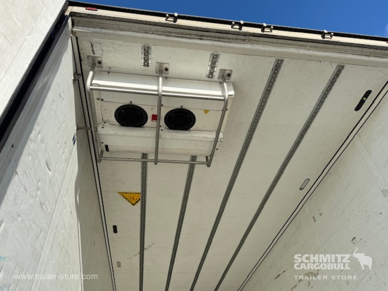 SCHMITZ Oplegger Vries Multitemp - Isotérmico semirremolque: foto 2 SCHMITZ Oplegger Vries Multitemp - Isotérmico semirremolque: foto 2