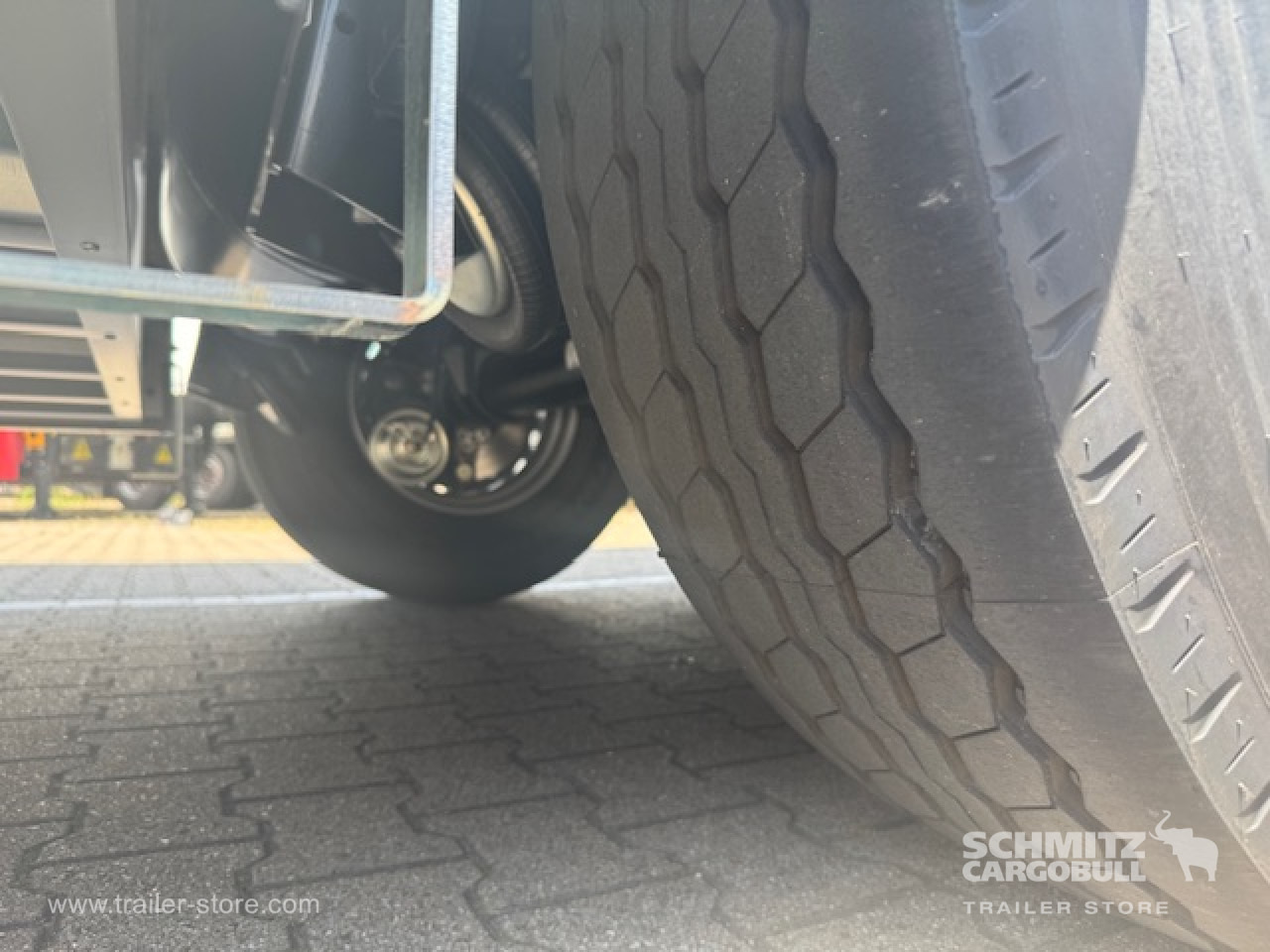 SCHMITZ Oplegger Vries Standard Taillift - Isotérmico semirremolque: foto 5 SCHMITZ Oplegger Vries Standard Taillift - Isotérmico semirremolque: foto 5