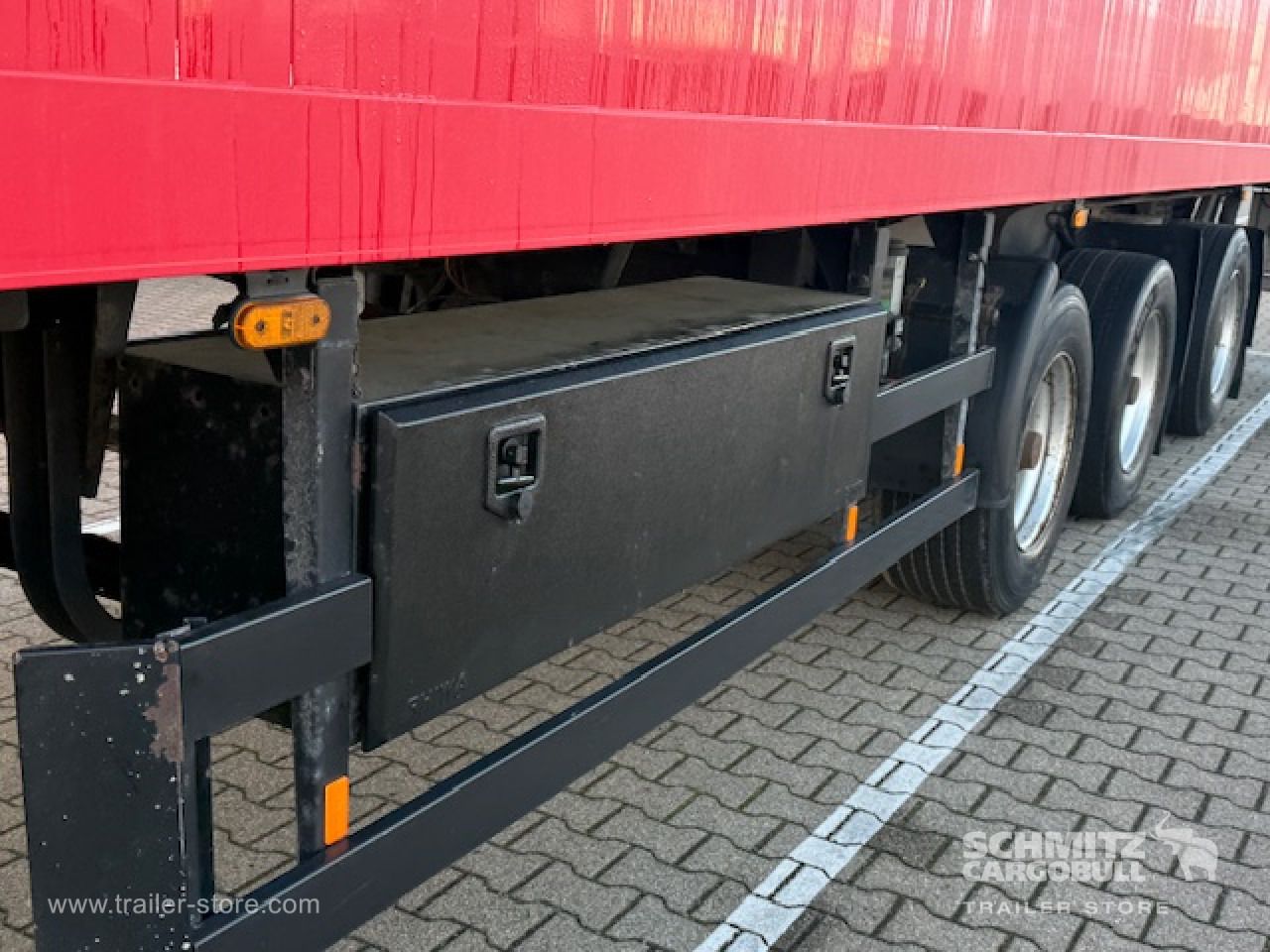 SCHMITZ Oplegger Vries Standard Taillift - Isotérmico semirremolque: foto 2 SCHMITZ Oplegger Vries Standard Taillift - Isotérmico semirremolque: foto 2