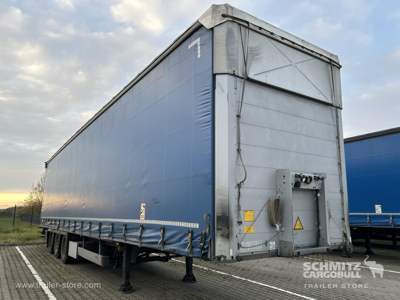 SCHMITZ Curtainsider Mega - Semirremolque lona: foto 1 SCHMITZ Curtainsider Mega - Semirremolque lona: foto 1
