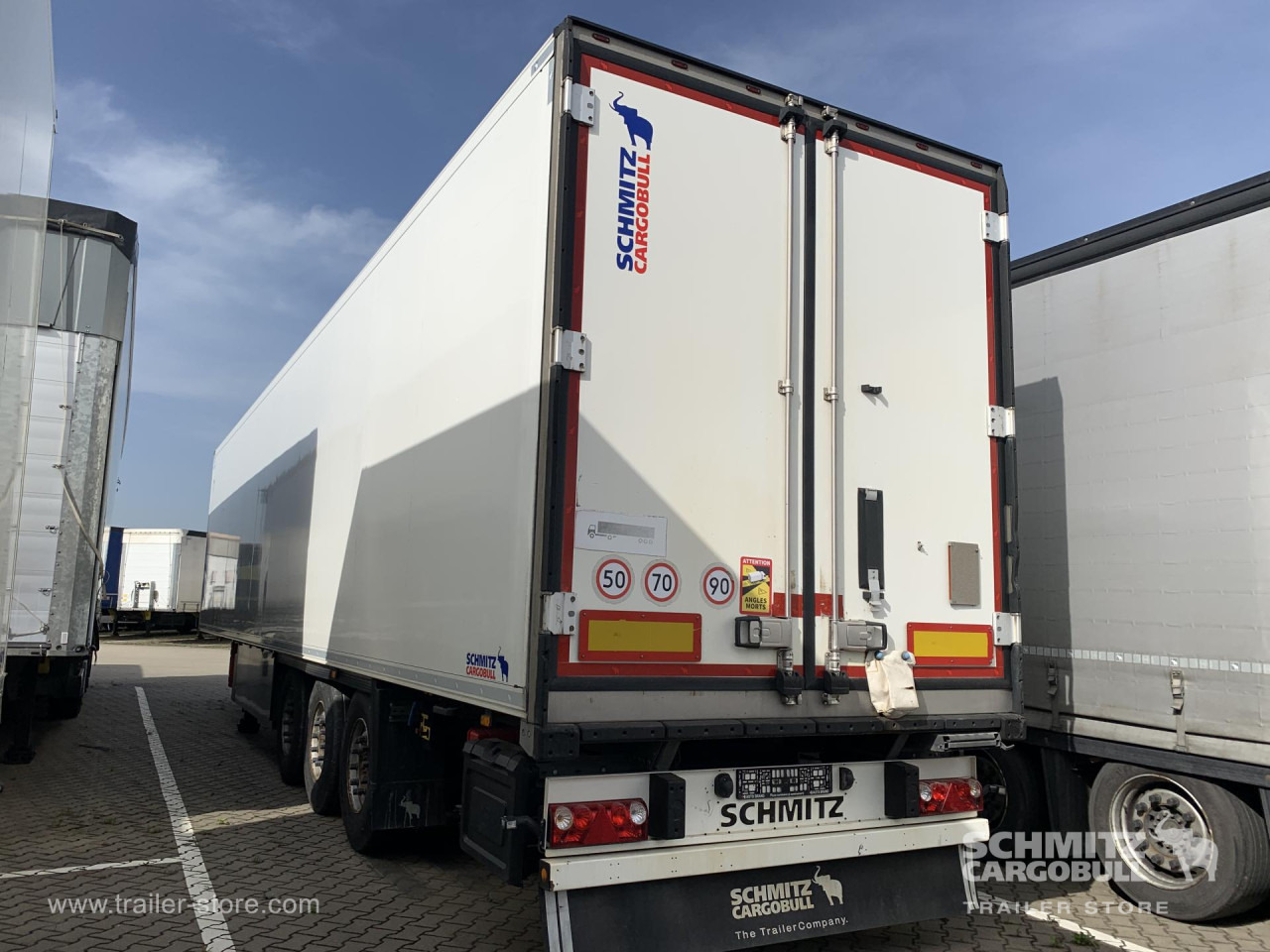 SCHMITZ Reefer flowertransport Double deck - Isotérmico semirremolque: foto 2 SCHMITZ Reefer flowertransport Double deck - Isotérmico semirremolque: foto 2
