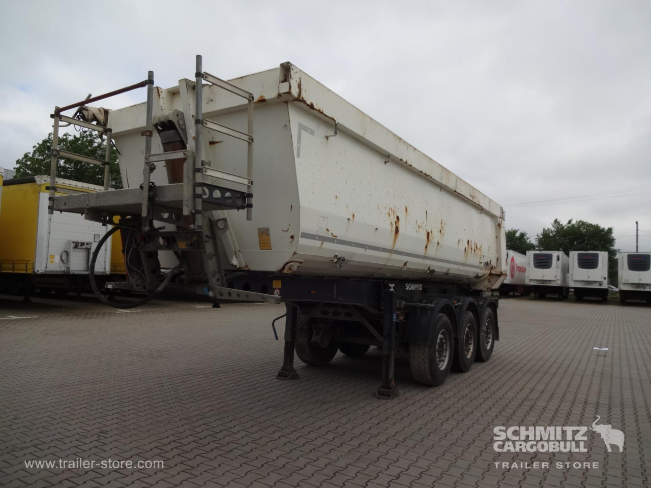 SCHMITZ Tipper Steel half pipe body 28m³ - Volquete semirremolque: foto 5 SCHMITZ Tipper Steel half pipe body 28m³ - Volquete semirremolque: foto 5