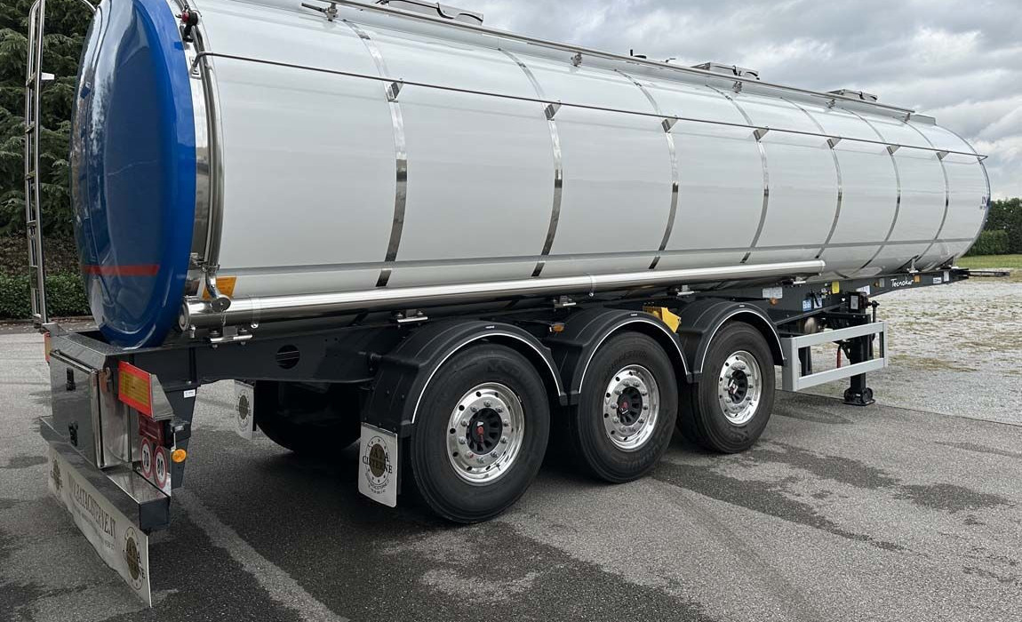 Bata CISTERNA SUPER LIGHT NUOVA - Cisterna semirremolque: foto 4 Bata CISTERNA SUPER LIGHT NUOVA - Cisterna semirremolque: foto 4
