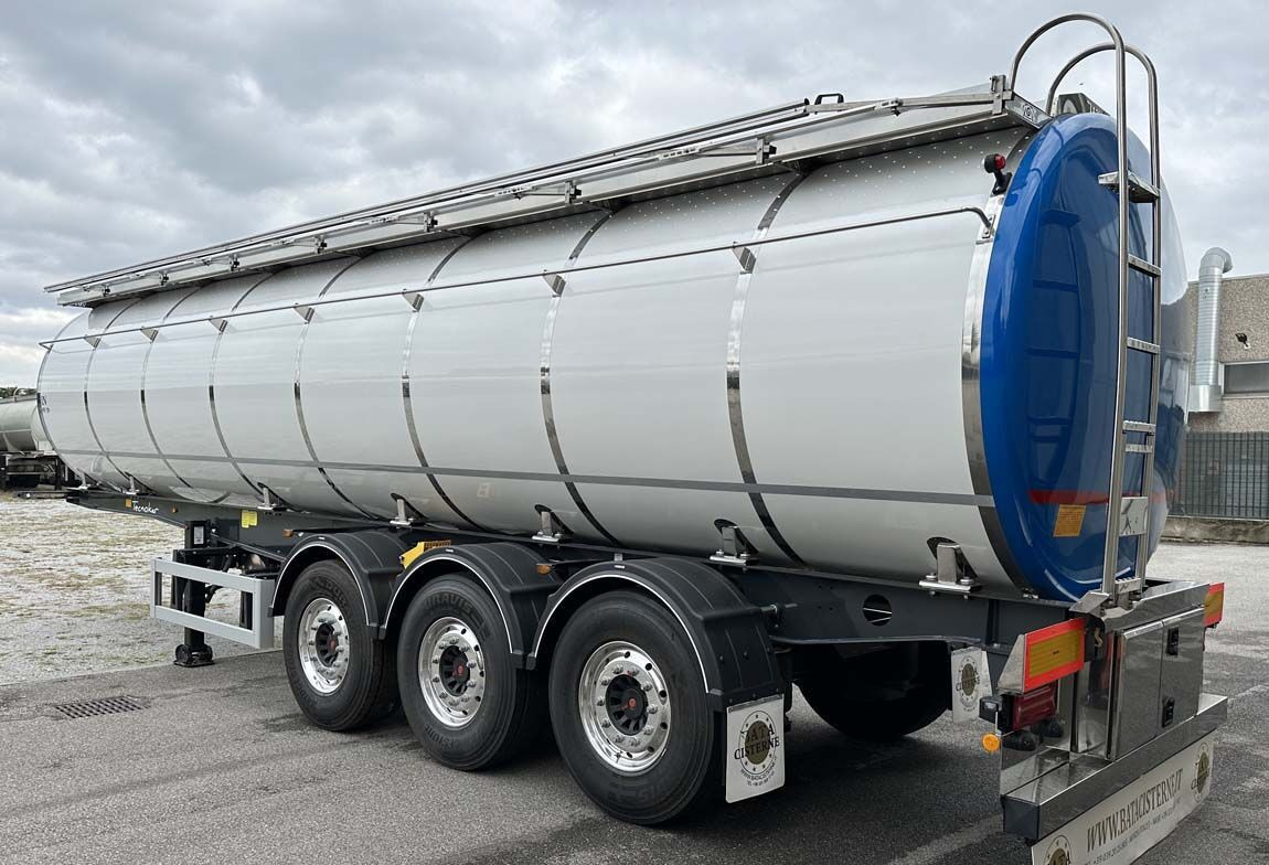 Bata CISTERNA SUPER LIGHT NUOVA - Cisterna semirremolque: foto 2 Bata CISTERNA SUPER LIGHT NUOVA - Cisterna semirremolque: foto 2