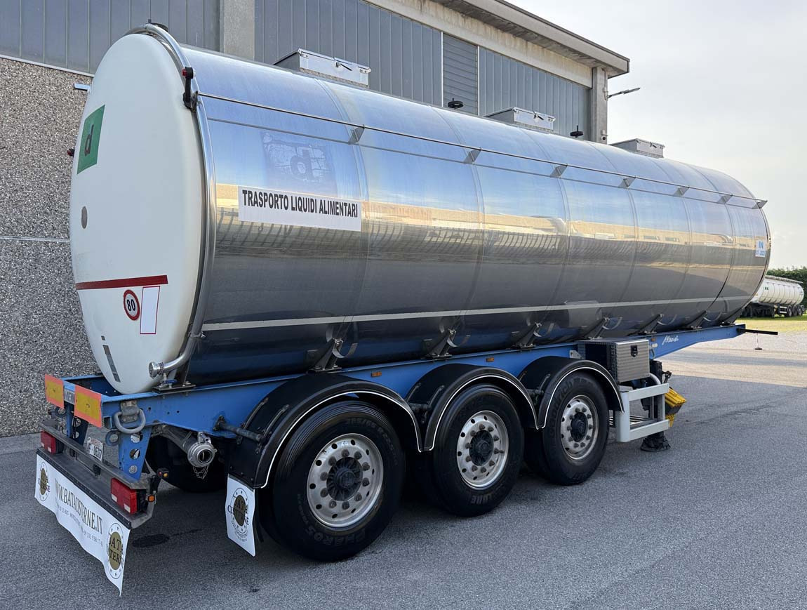Bata SANTI/MENCI 13.000-8.000-13.000LT - Cisterna semirremolque: foto 4 Bata SANTI/MENCI 13.000-8.000-13.000LT - Cisterna semirremolque: foto 4