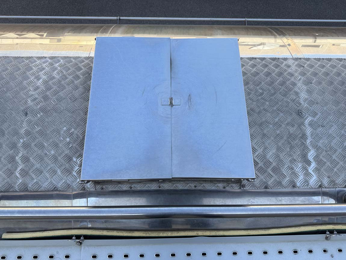 Cisterna semirremolque para transporte de alimentos Bata SANTI/MENCI 13.000-8.000-13.000LT: foto 8 Cisterna semirremolque para transporte de alimentos Bata SANTI/MENCI 13.000-8.000-13.000LT: foto 8