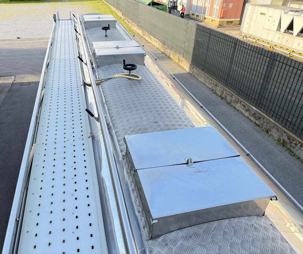 Cisterna semirremolque para transporte de alimentos Bata SANTI/MENCI 13.000-8.000-13.000LT: foto 6 Cisterna semirremolque para transporte de alimentos Bata SANTI/MENCI 13.000-8.000-13.000LT: foto 6