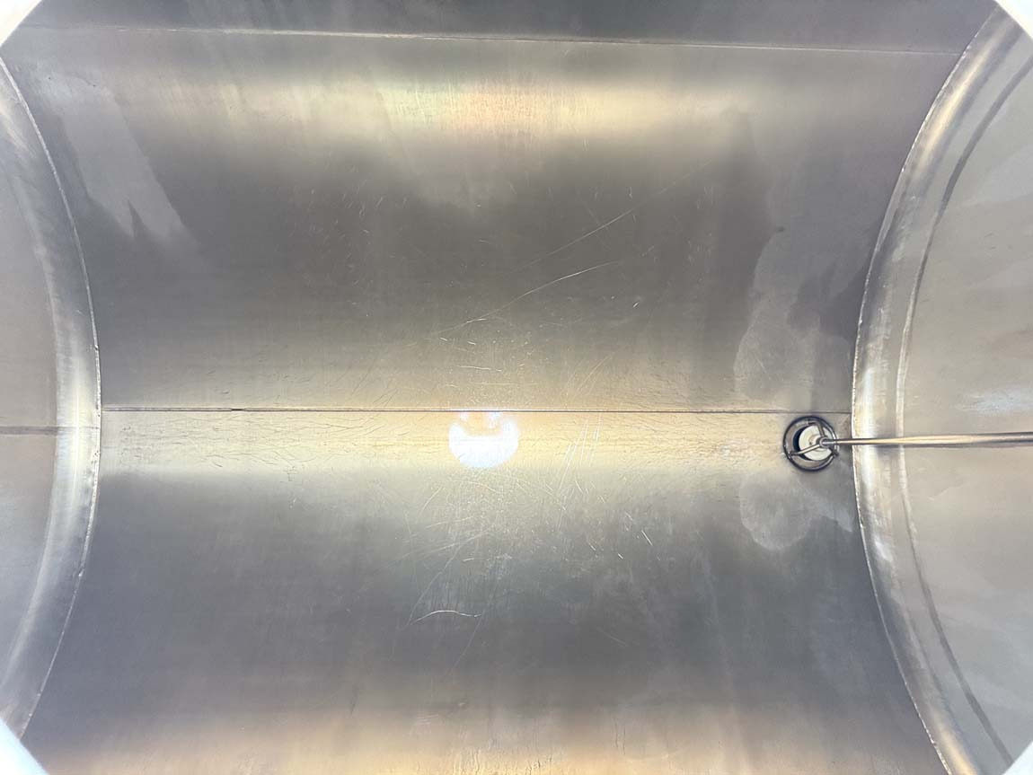 Cisterna semirremolque para transporte de alimentos Bata SANTI/MENCI 13.000-8.000-13.000LT: foto 11 Cisterna semirremolque para transporte de alimentos Bata SANTI/MENCI 13.000-8.000-13.000LT: foto 11