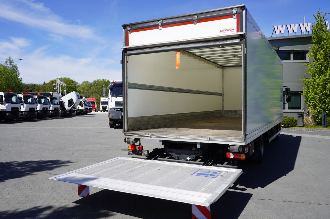 DAF LF 12.210 18-pallet container with tail lift / 50 tho. km / 2024 - Camión caja cerrada: foto 4 DAF LF 12.210 18-pallet container with tail lift / 50 tho. km / 2024 - Camión caja cerrada: foto 4