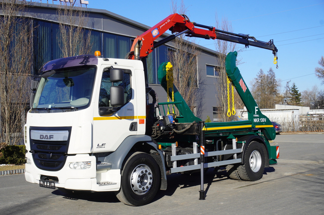 DAF LF 18.310 E6 / Skip loader Fornal NKR 130V / HDS HMF 735 K2 / Manual gearbox - Portacontenedor de cadenas camión, Camión grúa: foto 2 DAF LF 18.310 E6 / Skip loader Fornal NKR 130V / HDS HMF 735 K2 / Manual gearbox - Portacontenedor de cadenas camión, Camión grúa: foto 2