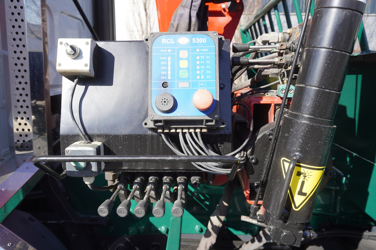 Camión grúa DAF LF 18.310 E6 / Skip loader Fornal NKR 130V / HDS HMF 735 K2 / Manual gearbox: foto 12