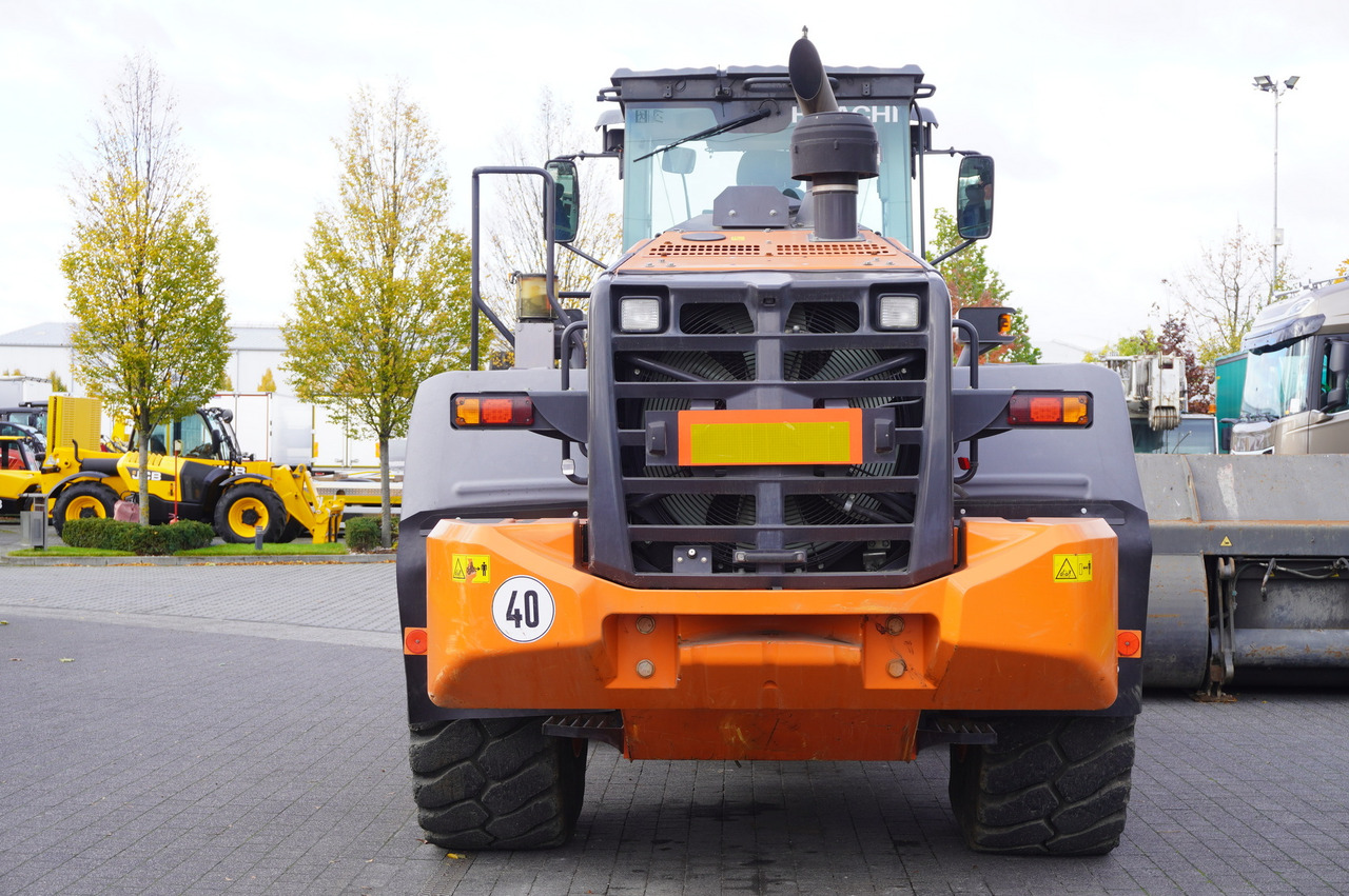 HITACHI ZW220 articulated loader / 2 buckets - Cargadora de ruedas: foto 5 HITACHI ZW220 articulated loader / 2 buckets - Cargadora de ruedas: foto 5