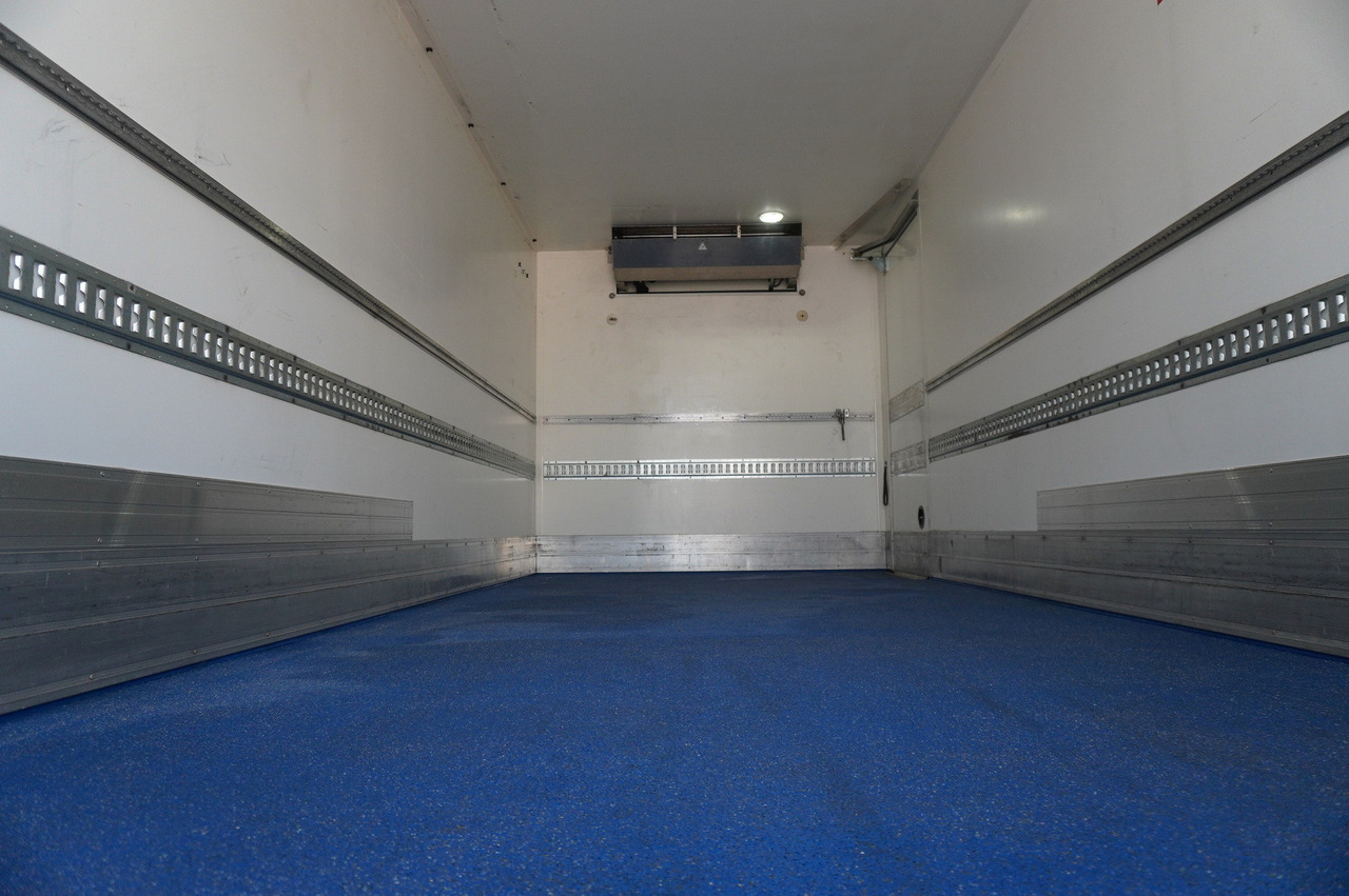 IVECO Eurocargo 100-190 4x2 E6 / Refrigerator / Dhollandia 1.5 T - Frigorífico camión: foto 5 IVECO Eurocargo 100-190 4x2 E6 / Refrigerator / Dhollandia 1.5 T - Frigorífico camión: foto 5
